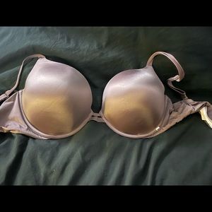 Victoria’s Secret “Very Sexy” push-up bra, 36DDD